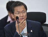 [포토] 토론회 참석한 무소속 천정배 의원