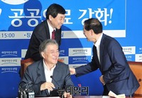 [포토] 악수 나누는 박원순-이종걸