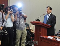 [포토] 보고하는 이병기 대통령 비서실장
