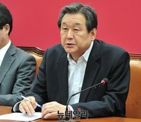 [포토] 모두발언 하는 새누리당 김무성 대표