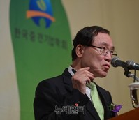 [포토] 강연하는 안충영 동반성장위원장