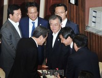 [포토] 새정치민주연합 찾은 김무성-최경환