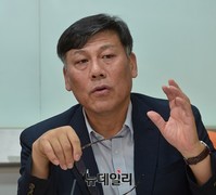 [포토] KBS 역사왜곡 보도, 발언하는 황근 교수