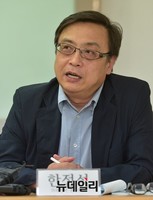 [포토] KBS 역사왜곡 보도, 발언하는 한정석 편집위원