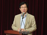 [포토] 축사하는 신경민 새정치 서울시당 위윈장