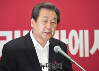 [포토] 취임 1주년 맞은 새누리당 김무성 대표