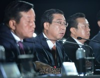 [포토] 신형 K5출시 인사말하는 박한우 사장