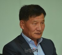 [포토] 동양레미콘 인수 기자간담회, 참석한 박정환 이사장