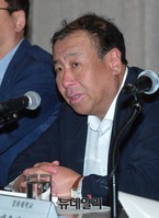 [포토] 임금체계 개편 토론회, 사회맡은 어수봉 교수