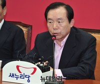 [포토] 발언하는 이인제 최고위원