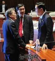 [포토] 대화 나누는 무재인-이종걸-김상곤