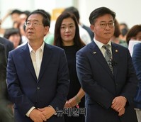 [포토] 북한프로젝트 개막식 참석한 홍용표-박원순
