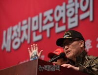 [포토] 새정치 국정원죽이기 강연회 참석한 서정갑 본부장