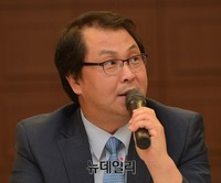 [포토] 인터넷 뉴스생태계 세미나, 사회맡은 김동규 교수