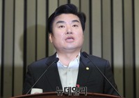 [포토] 모두발언 하는 새누리당 원유철 원내대표