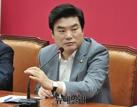 [포토] 발언하는 원유철 원내대표