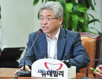 [포토] 발언하는 새누리당 이철우 의원
