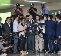 [포토] 질문에 답하는 신동빈 롯데그룹 회장