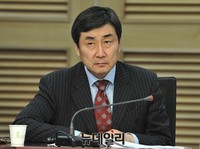 [포토] 토론회 참석한 이종걸 원내대표