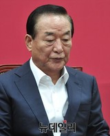 [포토] 생각에 잠겨있는 새누리당 김태호 최고위원