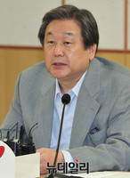 [포토] 모두발언 하는 새누리당 김무성 대표