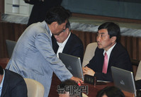 [포토] 대화 나누는 이종걸-정청래