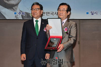 [포토] 우남이승만애국상, 수상하는 이상진 대표