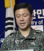 [포토] 北 서부전선 로켓 발사, 軍 긴급브리핑