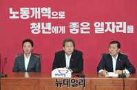 [포토] 북한도발 관련 발언하는 새누리당 김무성 대표