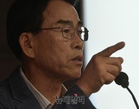 [포토] 유엔출범의 중요성 발표하는 정일화 이사