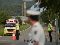 [포토] 비상상황 대비, 대피소로 향하는 구급차