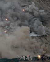 [포토] 발칸포로 순식간에 초토화되는 적(敵)진지