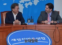 [포토] 새정치민주연합 찾은 마크리퍼트 주한 미국대사