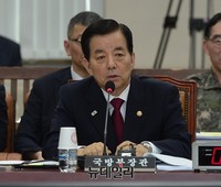 [포토] 국방위 전체회의에 참석한 한민구 장관