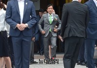 [포토] KEB하나은행 출범식에 참석하는 김정태 회장