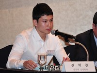 [포토] 한국선진화포럼 10주년 세미나 토론자로 나선 권혁찬 학생