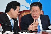 [포토] 대화 나누는 주승용-전병헌