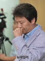 [포토] 브리핑 앞둔 임종석 정무부시장