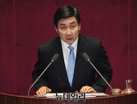 [포토] 교섭단체 대표연설 하는 이종걸 원내대표