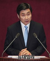 [포토] 교섭단체 대표연설 하는 이종걸