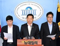 [포토] 혁신안 밝히는 김상곤 새정치 혁신위원장