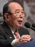 [포토] 개회사하는 이상훈 상임의장