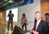 [포토] 발언하는 뤼친 AIIB 총재 지명자