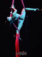 [포토] 퀴담, 실크를 이용한 컨틀션