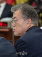 [포토] 국방위 국감 참석한 문재인 대표