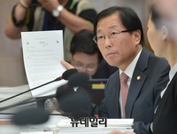 [포토] 질의하는 윤후덕 의원