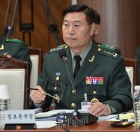 [포토] 질의듣는 조보근 국방정보본부장