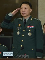 [포토] 합참 국정감사, 경례하는 엄기학 작전본부장