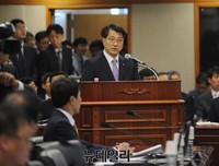 [포토] 업무보고하는 진웅섭 금융감독원장