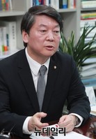 [포토] 문재인 대표 재신임 관련 발언하는 안철수 의원